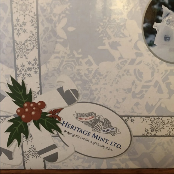 Vintage Heritage Mint, Holiday Ice Sculpture “Santa With Presents”. Unopened Box - Picture 6 of 9